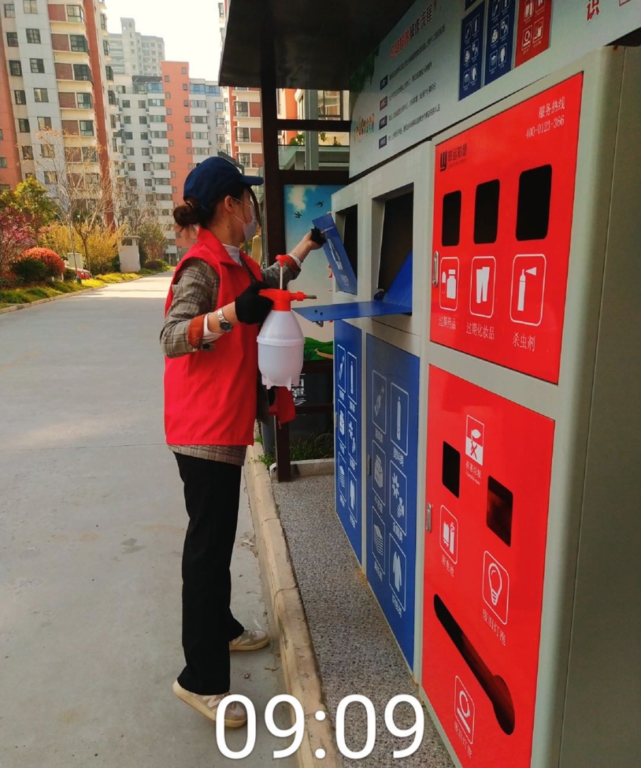 图片包含 建筑, 户外, 路, 橱柜

描述已自动生成